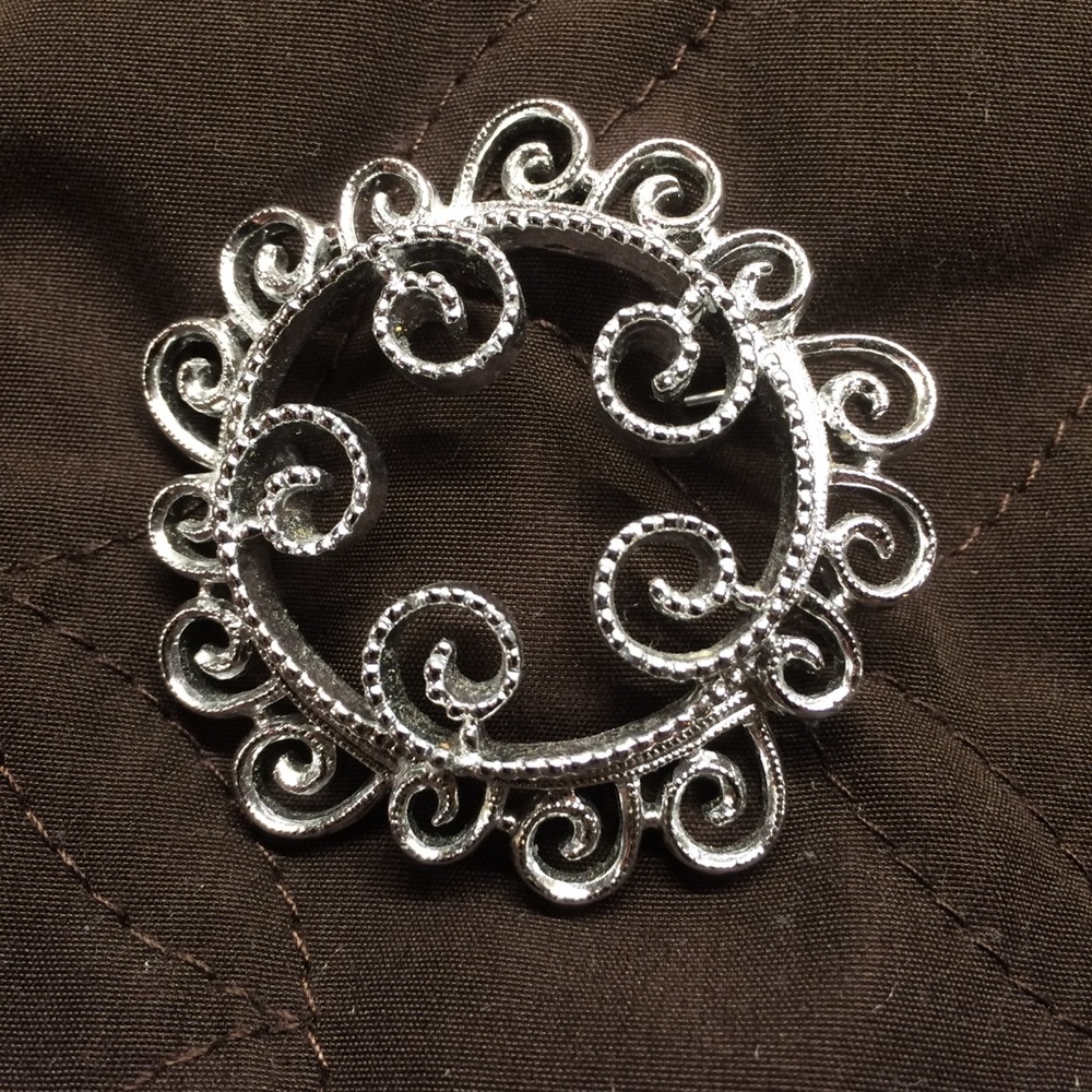 ✨Vintage Silver Swirl Brooch by Sarah Coventry